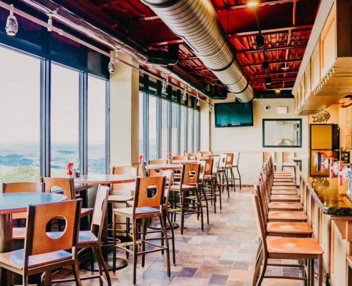 Roadies Restaurant and Bar